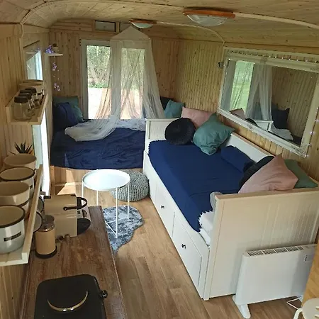 Maringotka Domov -tiny House Camping Pecka