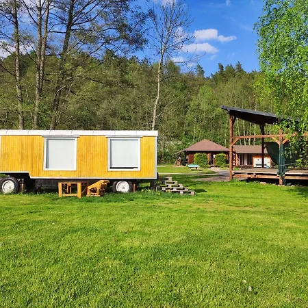 Maringotka Domov -tiny House אתר קמפינג Pecka