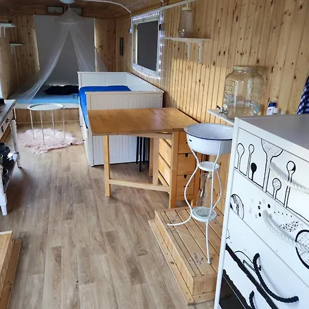 אתר קמפינג Maringotka Domov -tiny House